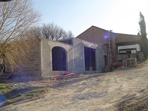 Construction d'un chai et d'un logement